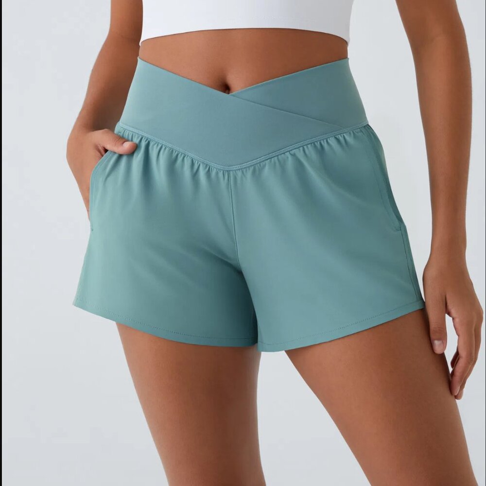 HALARA Crossover Yoga Shorts